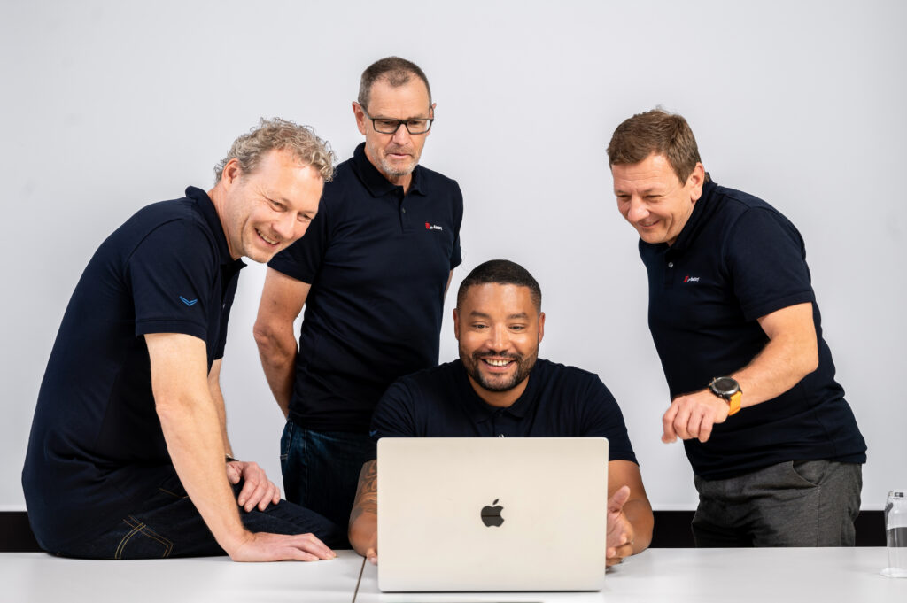 From left to right: Erich Schlotterer (founder), Urban Wymann (founder), Elton Schwerzel (part of the management team since 2022), Gerald Weber (founder)